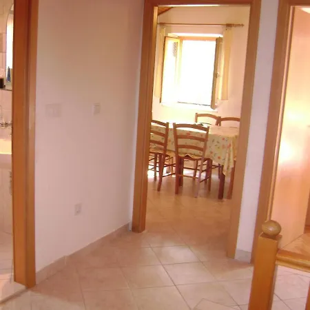 Вилла Immaculate 6-bed In *